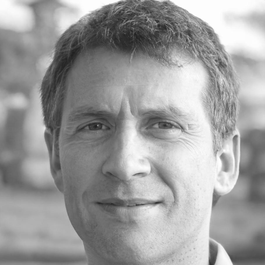 Jean-Philippe Rousseau, Spécialiste en Analyse Financière